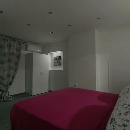 Peninsula 招待所 扎达尔